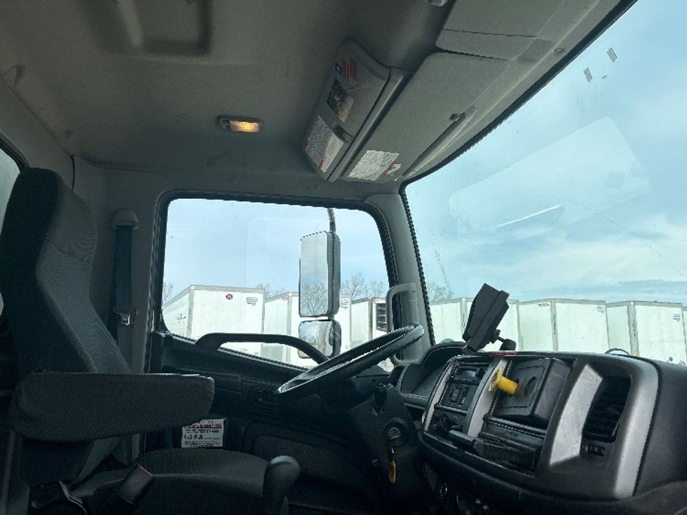 Medium Duty Box Truck-Light and Medium Duty Trucks-Hino-2019-268-Rochester-NY-139,437\n\t\tmiles-$ 36,250 - Image 22