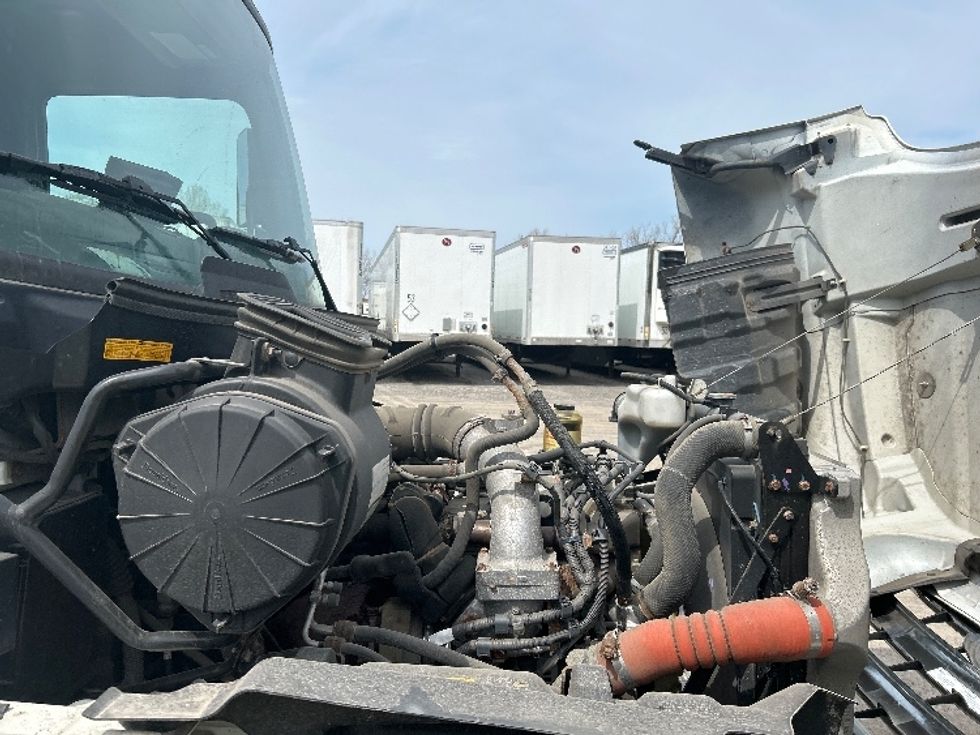 Medium Duty Box Truck-Light and Medium Duty Trucks-Hino-2019-268-Rochester-NY-139,437\n\t\tmiles-$ 36,250 - Image 23