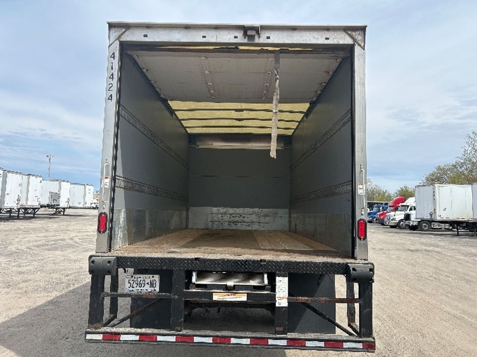 Medium Duty Box Truck-Light and Medium Duty Trucks-Hino-2019-268-Rochester-NY-139,437\n\t\tmiles-$ 36,250 - Image 8