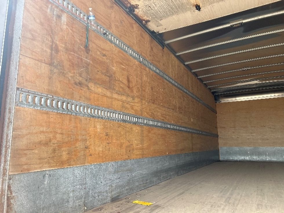Medium Duty Box Truck-Light and Medium Duty Trucks-Hino-2019-268-Rochester-NY-145,100\n\t\tmiles-$ 48,750 - Image 11
