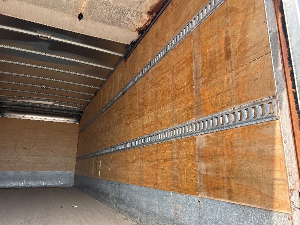 Medium Duty Box Truck-Light and Medium Duty Trucks-Hino-2019-268-Rochester-NY-145,100\n\t\tmiles-$ 48,750 - Image 12