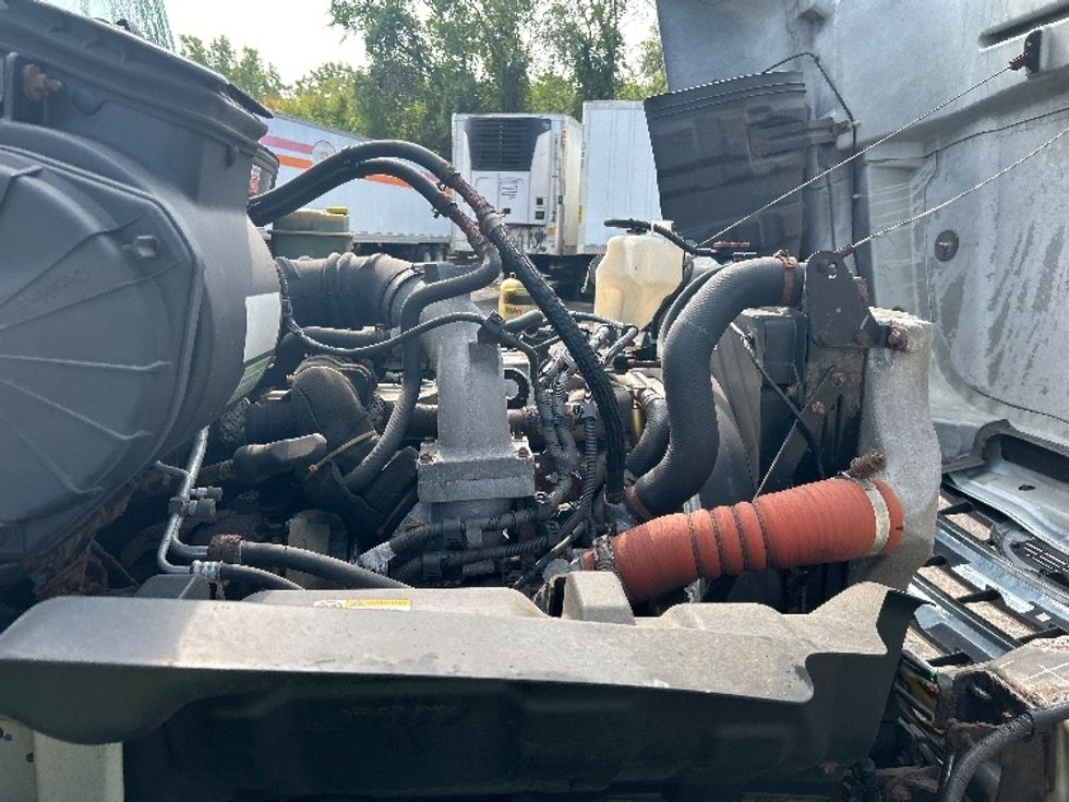 Medium Duty Box Truck-Light and Medium Duty Trucks-Hino-2019-268-Rochester-NY-145,100\n\t\tmiles-$ 48,750 - Image 23