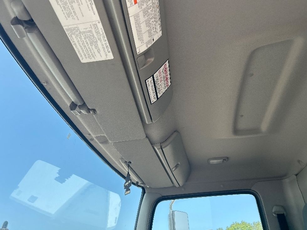 Medium Duty Box Truck-Light and Medium Duty Trucks-Hino-2019-268-Rochester-NY-145,100\n\t\tmiles-$ 48,750 - Image 25