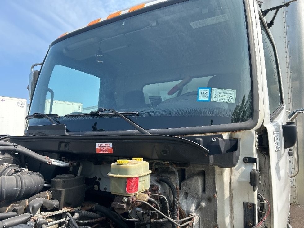 Medium Duty Box Truck-Light and Medium Duty Trucks-Hino-2019-268-Rochester-NY-145,100\n\t\tmiles-$ 48,750 - Image 27