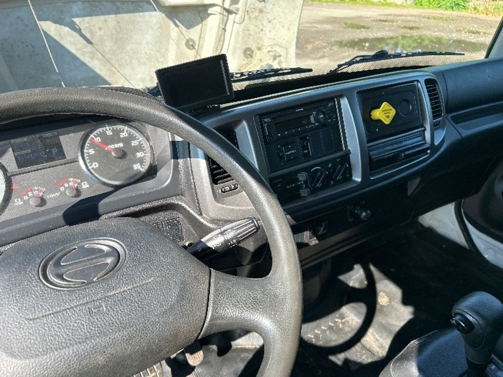 Medium Duty Box Truck-Light and Medium Duty Trucks-Hino-2019-268-Rochester-NY-150,270\n\t\tmiles-$ 36,250 - Image 18