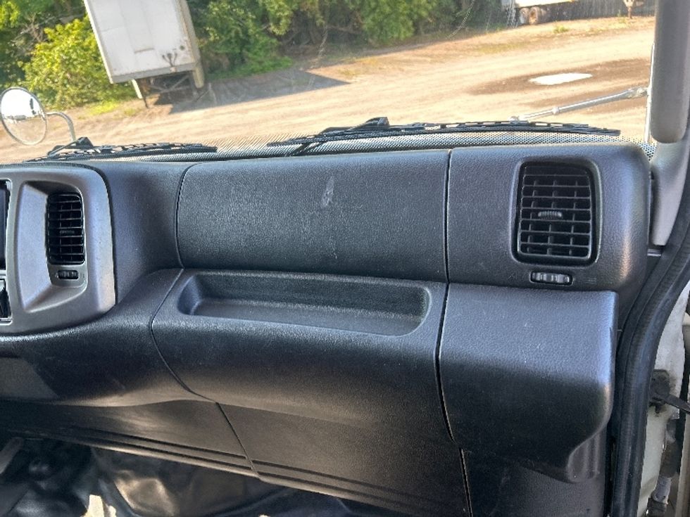 Medium Duty Box Truck-Light and Medium Duty Trucks-Hino-2019-268-Rochester-NY-150,270\n\t\tmiles-$ 36,250 - Image 21