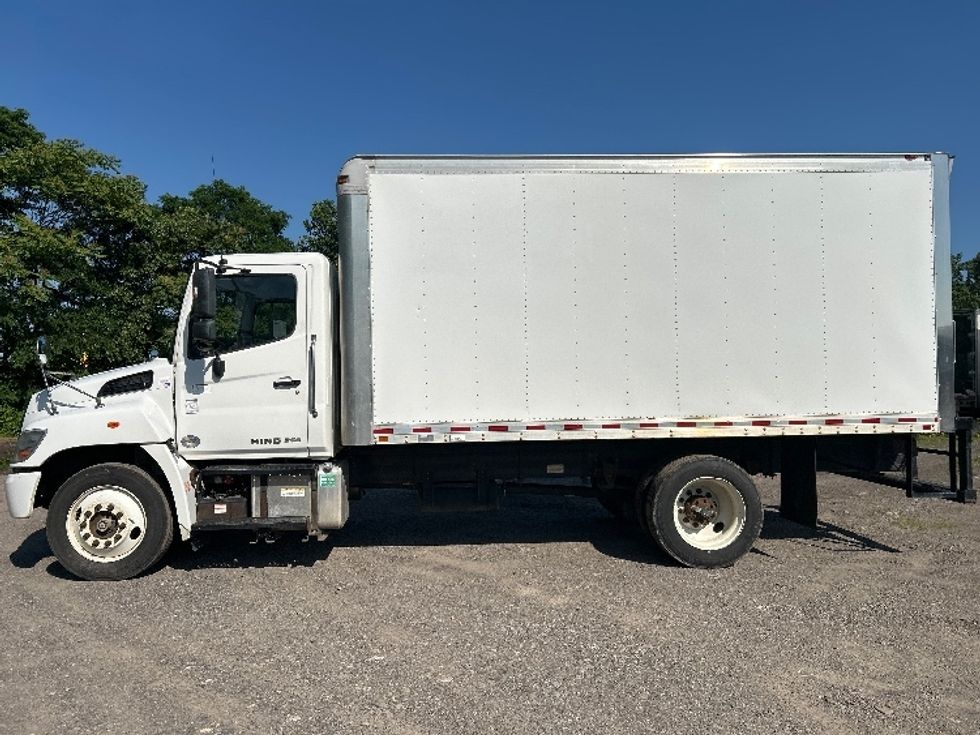 Medium Duty Box Truck-Light and Medium Duty Trucks-Hino-2019-268-Rochester-NY-150,270\n\t\tmiles-$ 36,250 - Image 4