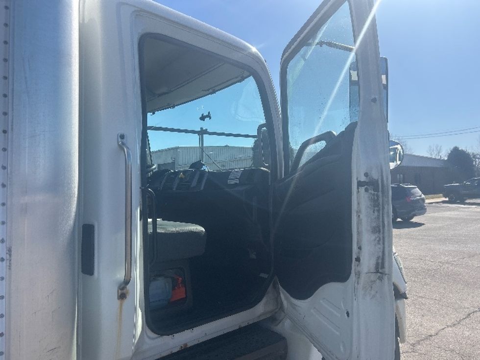 Medium Duty Box Truck-Light and Medium Duty Trucks-Hino-2019-268-Rochester-NY-178,361\n\t\tmiles-$ 47,000 - Image 20