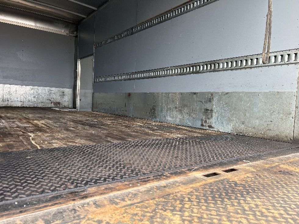 Medium Duty Box Truck-Light and Medium Duty Trucks-Hino-2019-268-Rochester-NY-183,666\n\t\tmiles-$ 35,250 - Image 12
