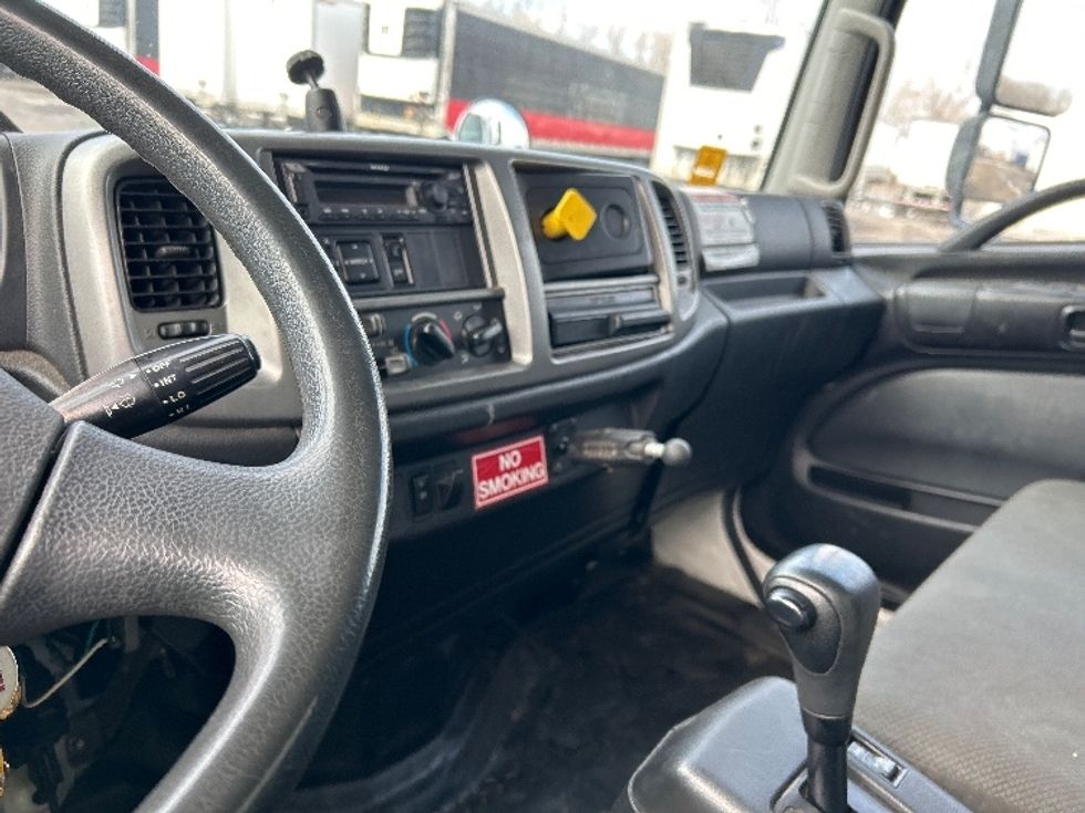 Medium Duty Box Truck-Light and Medium Duty Trucks-Hino-2019-268-Rochester-NY-183,666\n\t\tmiles-$ 35,250 - Image 18