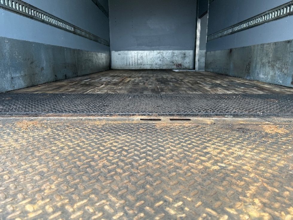 Medium Duty Box Truck-Light and Medium Duty Trucks-Hino-2019-268-Rochester-NY-183,666\n\t\tmiles-$ 35,250 - Image 9