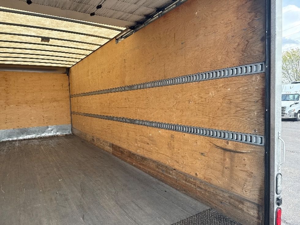 Medium Duty Box Truck-Light and Medium Duty Trucks-Hino-2019-268-Romulus-MI-120,251\n\t\tmiles-$ 58,000 - Image 12