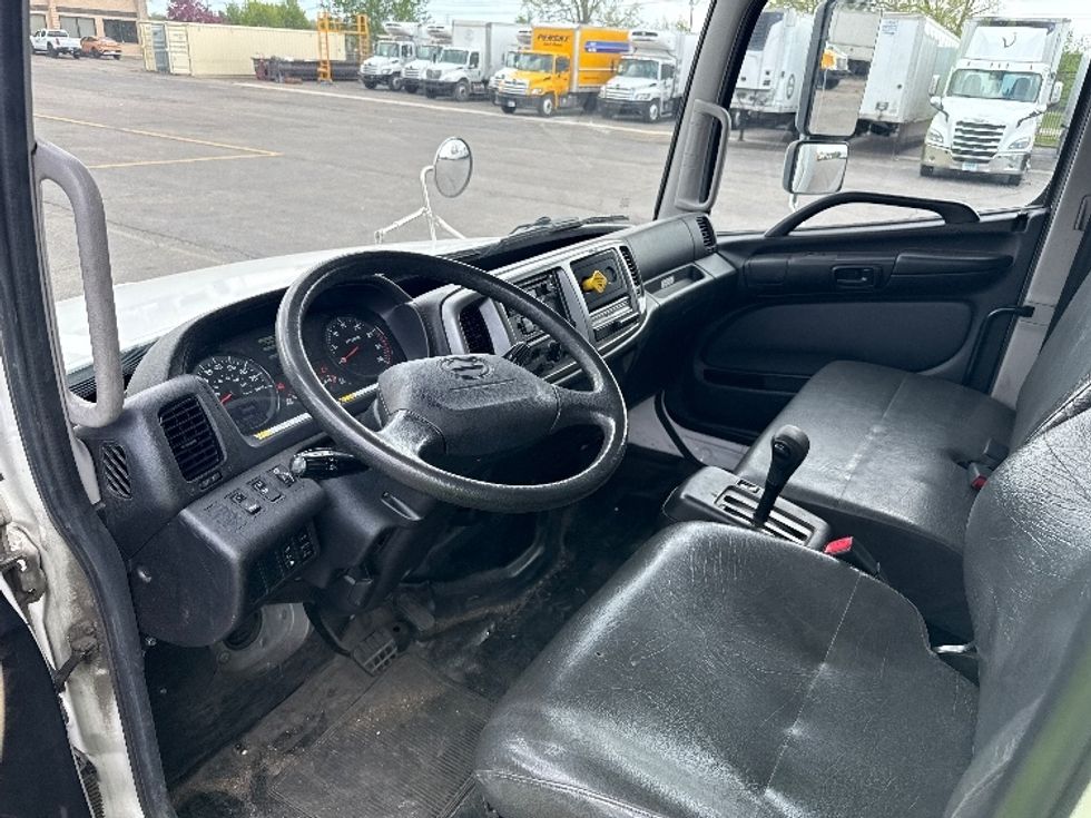 Medium Duty Box Truck-Light and Medium Duty Trucks-Hino-2019-268-Romulus-MI-120,251\n\t\tmiles-$ 58,000 - Image 17