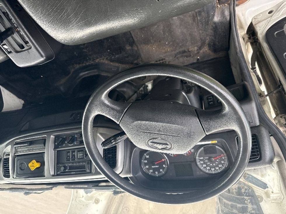 Medium Duty Box Truck-Light and Medium Duty Trucks-Hino-2019-268-Romulus-MI-120,251\n\t\tmiles-$ 58,000 - Image 18