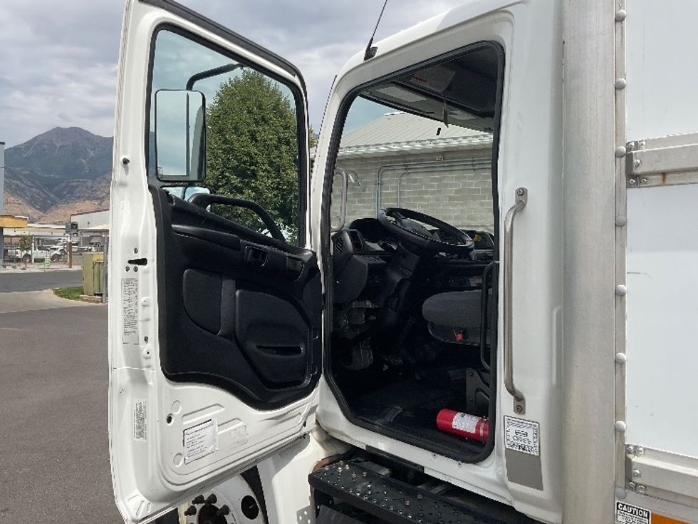 Medium Duty Box Truck-Light and Medium Duty Trucks-Hino-2019-268-Salt Lake City-UT-287,856\n\t\tmiles-$ 30,750 - Image 16