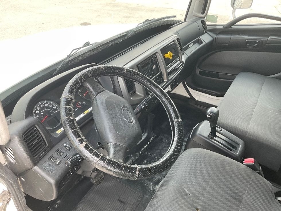 Medium Duty Box Truck-Light and Medium Duty Trucks-Hino-2019-268-Salt Lake City-UT-287,856\n\t\tmiles-$ 30,750 - Image 17