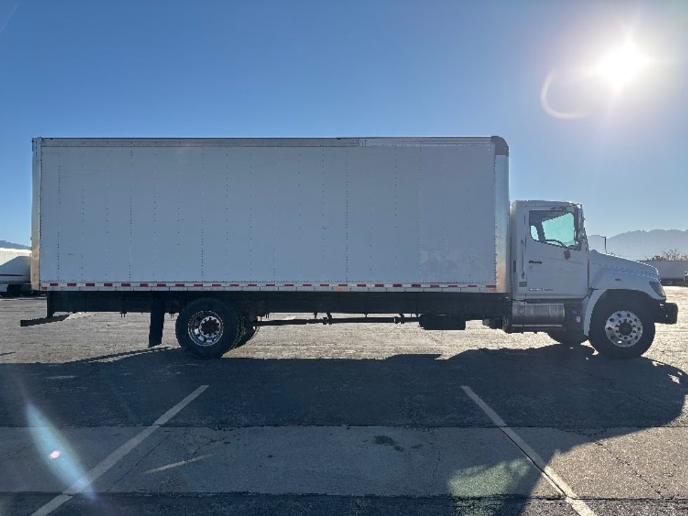Medium Duty Box Truck-Light and Medium Duty Trucks-Hino-2019-268-Salt Lake City-UT-65,732\n\t\tmiles-$ 56,750 - Image 14