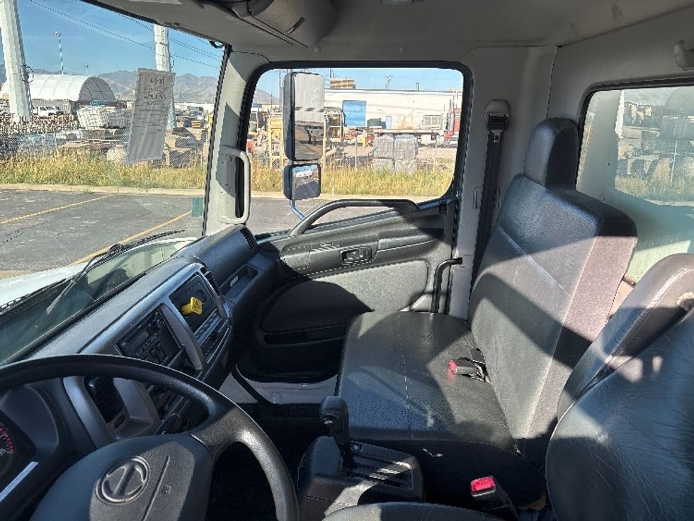 Medium Duty Box Truck-Light and Medium Duty Trucks-Hino-2019-268-Salt Lake City-UT-65,732\n\t\tmiles-$ 56,750 - Image 18