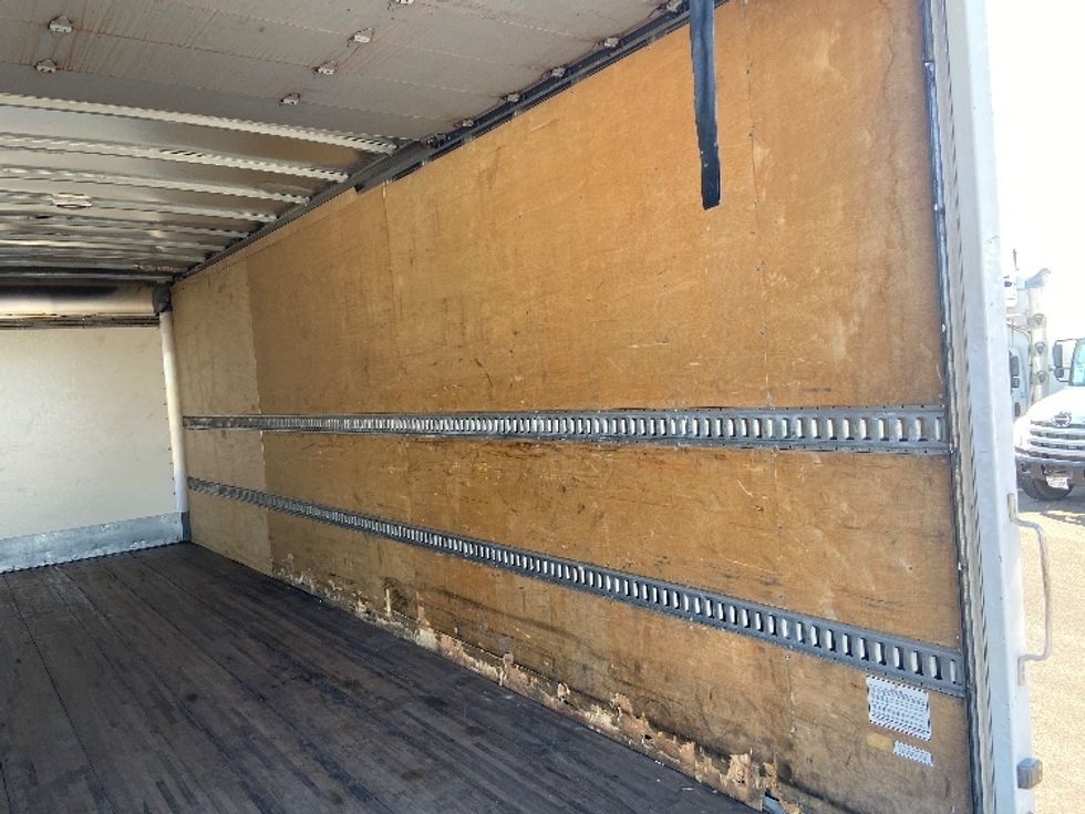 Medium Duty Box Truck-Light and Medium Duty Trucks-Hino-2019-268-San Antonio-TX-193,244\n\t\tmiles-$ 45,000 - Image 12