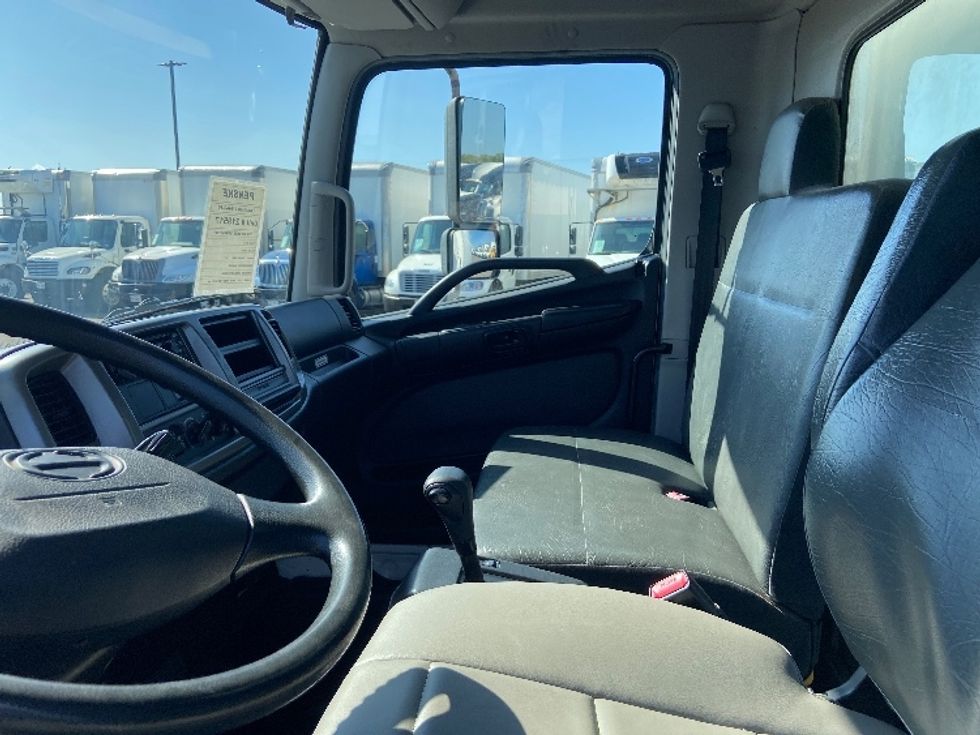 Medium Duty Box Truck-Light and Medium Duty Trucks-Hino-2019-268-San Antonio-TX-193,244\n\t\tmiles-$ 45,000 - Image 19