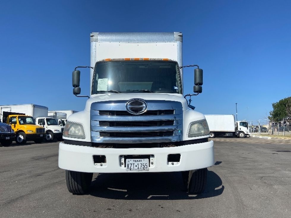 Medium Duty Box Truck-Light and Medium Duty Trucks-Hino-2019-268-San Antonio-TX-193,244\n\t\tmiles-$ 45,000 - Image 2