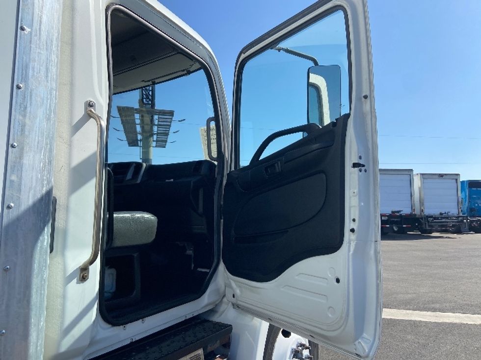 Medium Duty Box Truck-Light and Medium Duty Trucks-Hino-2019-268-San Antonio-TX-193,244\n\t\tmiles-$ 45,000 - Image 20