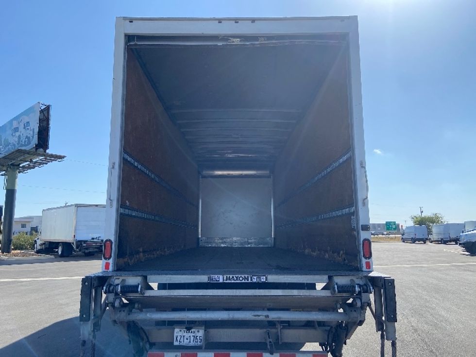 Medium Duty Box Truck-Light and Medium Duty Trucks-Hino-2019-268-San Antonio-TX-193,244\n\t\tmiles-$ 45,000 - Image 8