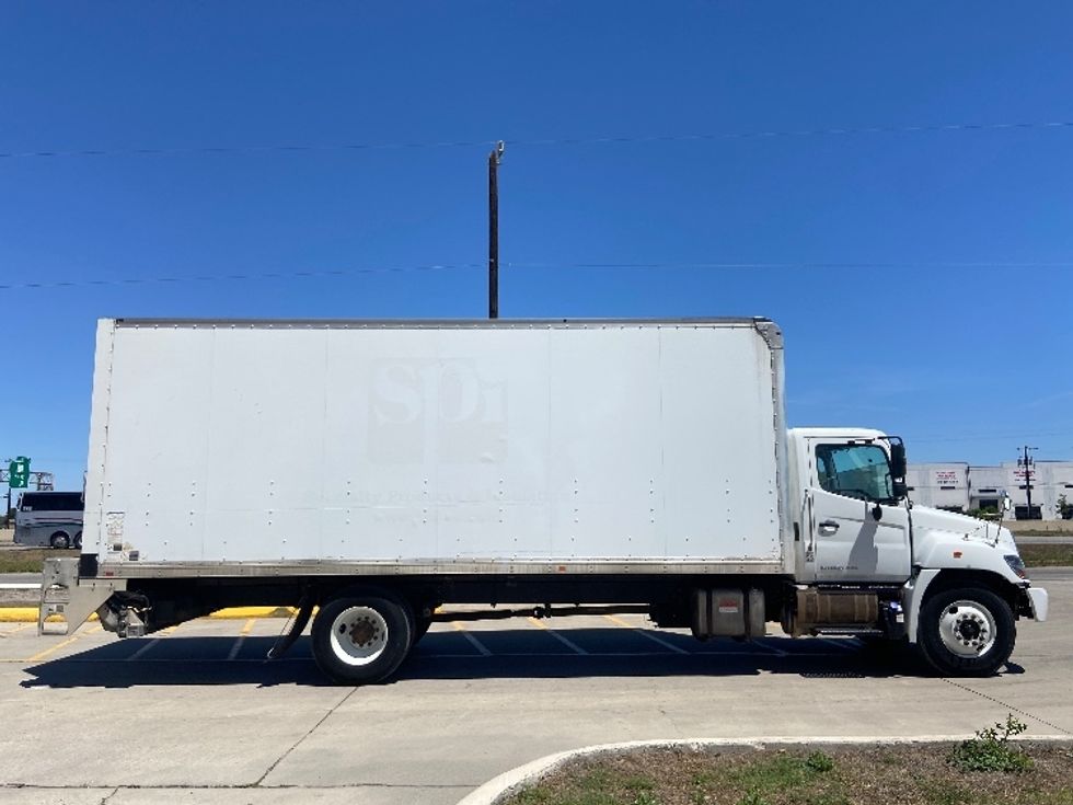 Medium Duty Box Truck-Light and Medium Duty Trucks-Hino-2019-268-San Antonio-TX-255,779\n\t\tmiles-$ 39,750 - Image 16