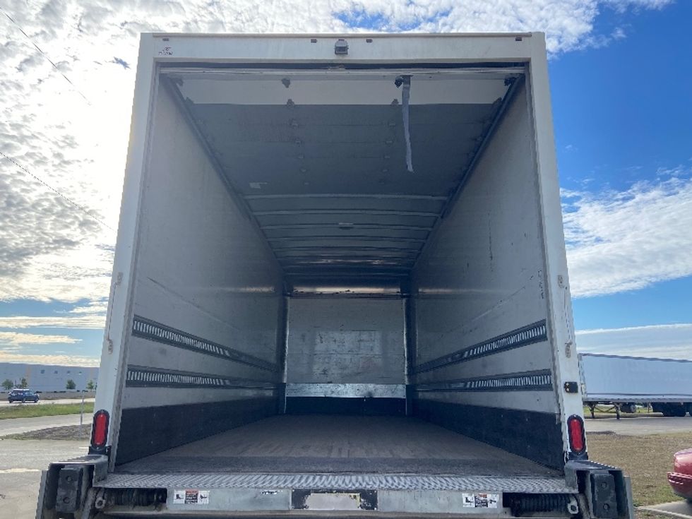 Medium Duty Box Truck-Light and Medium Duty Trucks-Hino-2019-268-San Antonio-TX-255,779\n\t\tmiles-$ 39,750 - Image 8