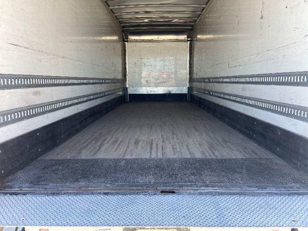 Medium Duty Box Truck-Light and Medium Duty Trucks-Hino-2019-268-San Antonio-TX-255,779\n\t\tmiles-$ 39,750 - Image 9