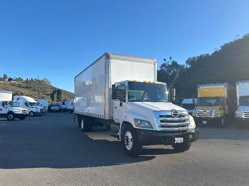 Medium Duty Box Truck-Light and Medium Duty Trucks-Hino-2019-268-San Diego-CA-300,028\n\t\tmiles-$ 30,500 - Image 1