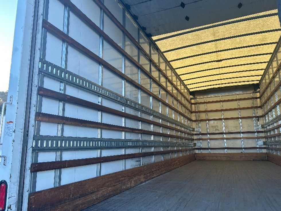 Medium Duty Box Truck-Light and Medium Duty Trucks-Hino-2019-268-San Diego-CA-300,028\n\t\tmiles-$ 30,500 - Image 11