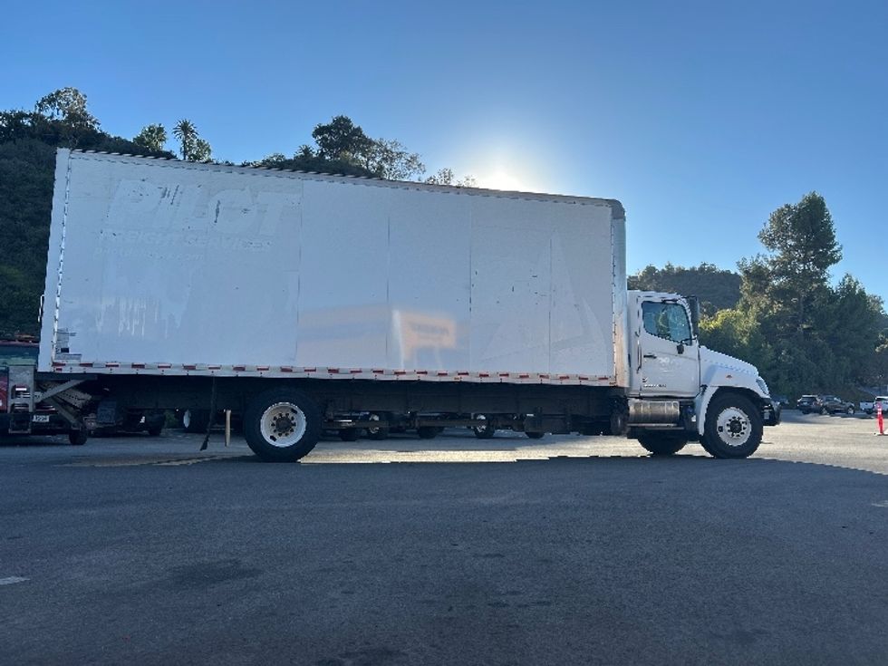 Medium Duty Box Truck-Light and Medium Duty Trucks-Hino-2019-268-San Diego-CA-300,028\n\t\tmiles-$ 30,500 - Image 15