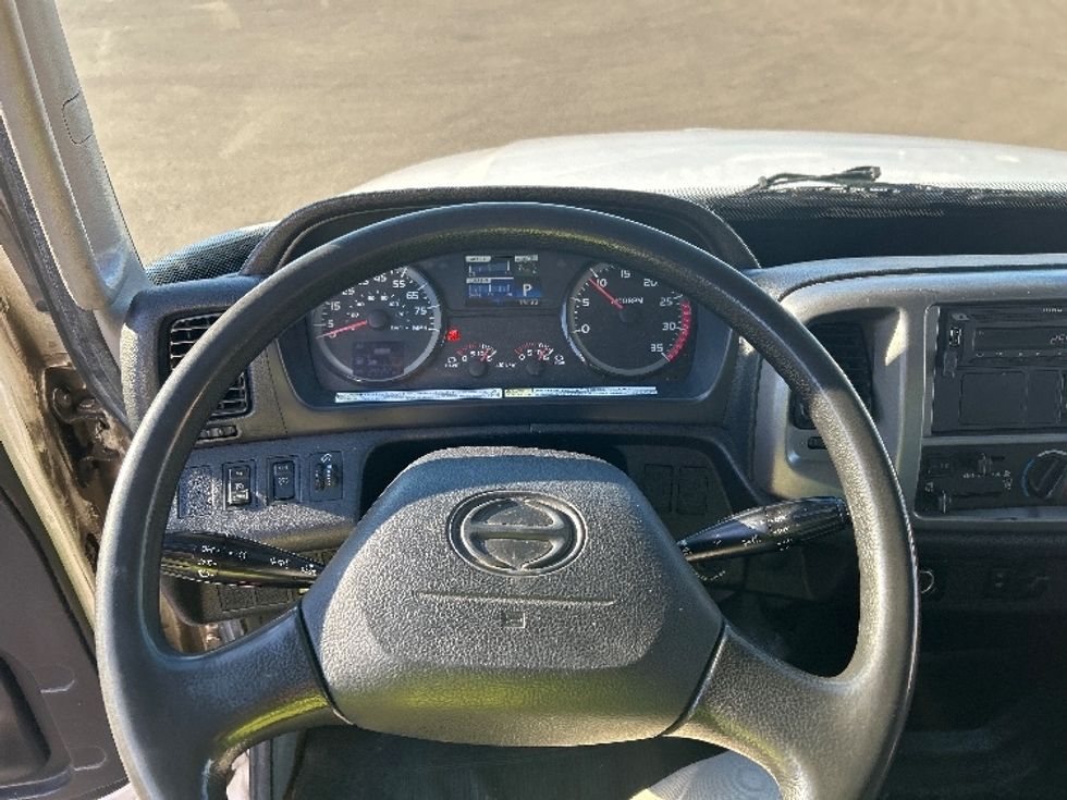 Medium Duty Box Truck-Light and Medium Duty Trucks-Hino-2019-268-San Diego-CA-300,028\n\t\tmiles-$ 30,500 - Image 18