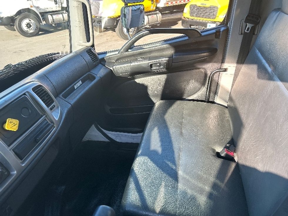 Medium Duty Box Truck-Light and Medium Duty Trucks-Hino-2019-268-San Diego-CA-300,028\n\t\tmiles-$ 30,500 - Image 19