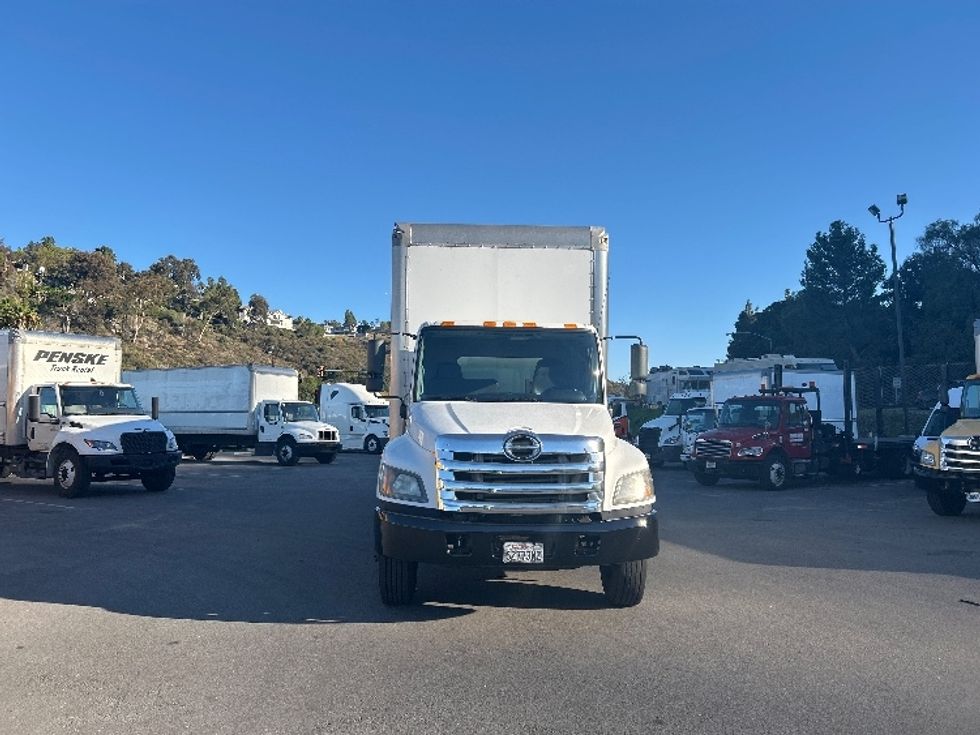 Medium Duty Box Truck-Light and Medium Duty Trucks-Hino-2019-268-San Diego-CA-300,028\n\t\tmiles-$ 30,500 - Image 2