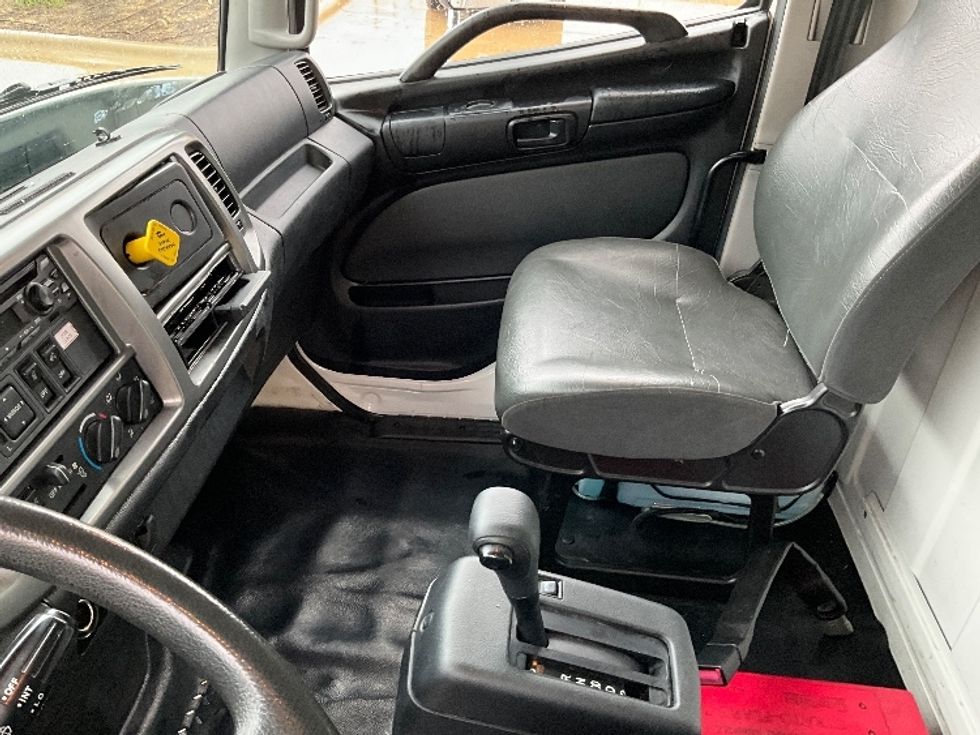 Medium Duty Box Truck-Light and Medium Duty Trucks-Hino-2019-268-Selma-TX-60,956\n\t\tmiles-$ 64,750 - Image 18