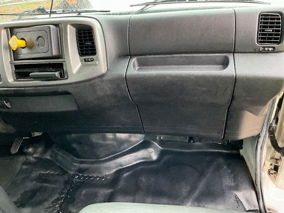 Medium Duty Box Truck-Light and Medium Duty Trucks-Hino-2019-268-Selma-TX-60,956\n\t\tmiles-$ 64,750 - Image 20