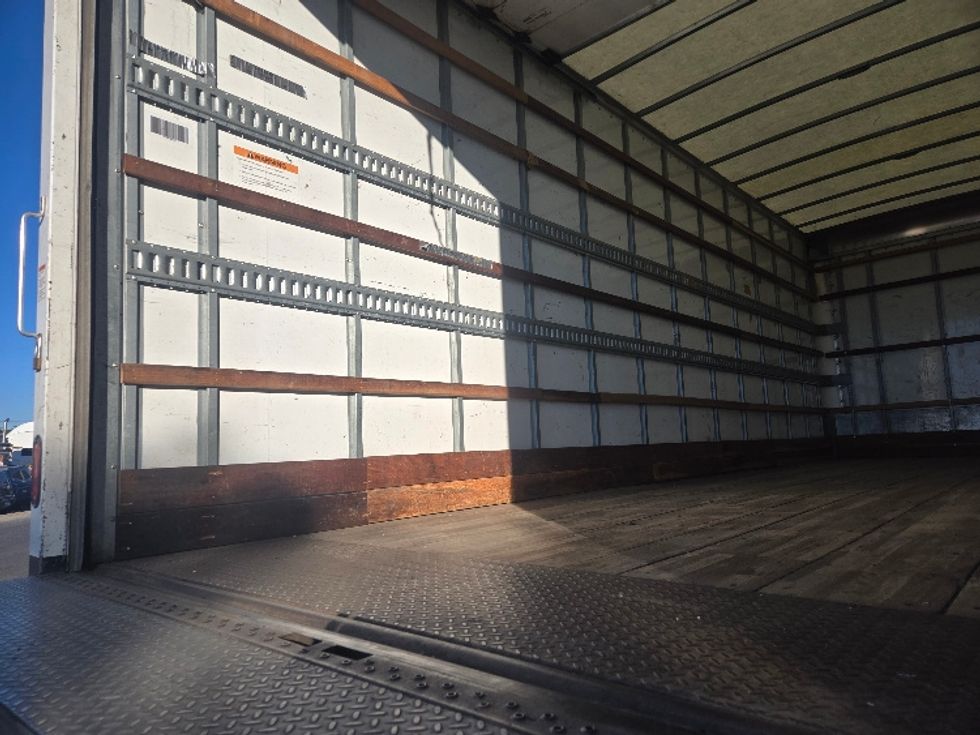 Medium Duty Box Truck-Light and Medium Duty Trucks-Hino-2019-268-Spokane Valley-WA-138,889\n\t\tmiles-$ 57,000 - Image 11