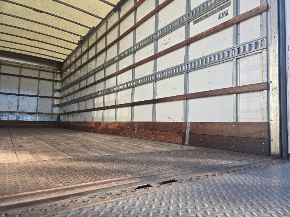 Medium Duty Box Truck-Light and Medium Duty Trucks-Hino-2019-268-Spokane Valley-WA-138,889\n\t\tmiles-$ 57,000 - Image 12