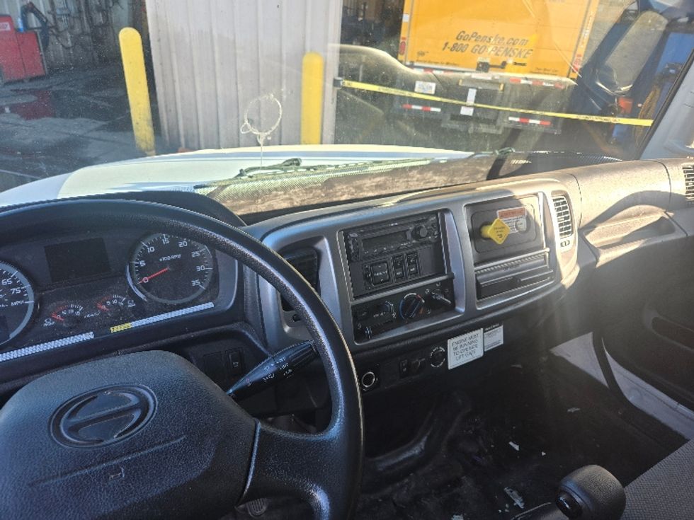 Medium Duty Box Truck-Light and Medium Duty Trucks-Hino-2019-268-Spokane Valley-WA-138,889\n\t\tmiles-$ 57,000 - Image 18