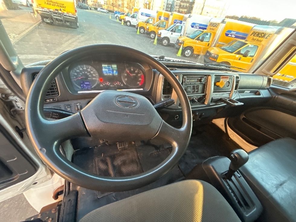 Medium Duty Box Truck-Light and Medium Duty Trucks-Hino-2019-268-Sterling-VA-249,696\n\t\tmiles-$ 38,000 - Image 17
