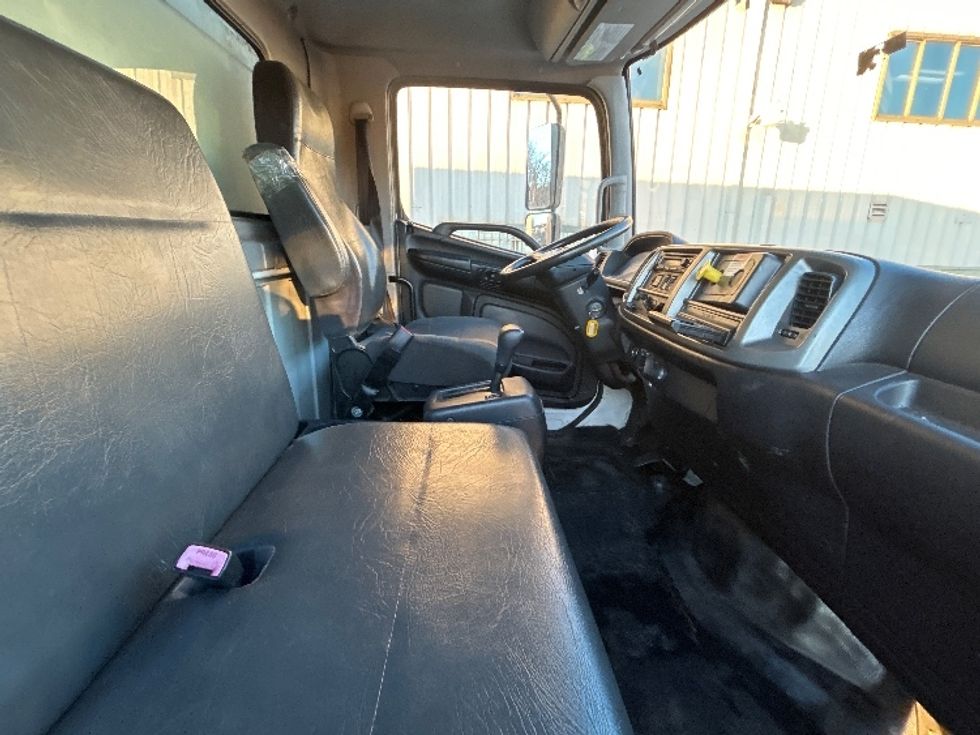 Medium Duty Box Truck-Light and Medium Duty Trucks-Hino-2019-268-Sterling-VA-249,696\n\t\tmiles-$ 38,000 - Image 21