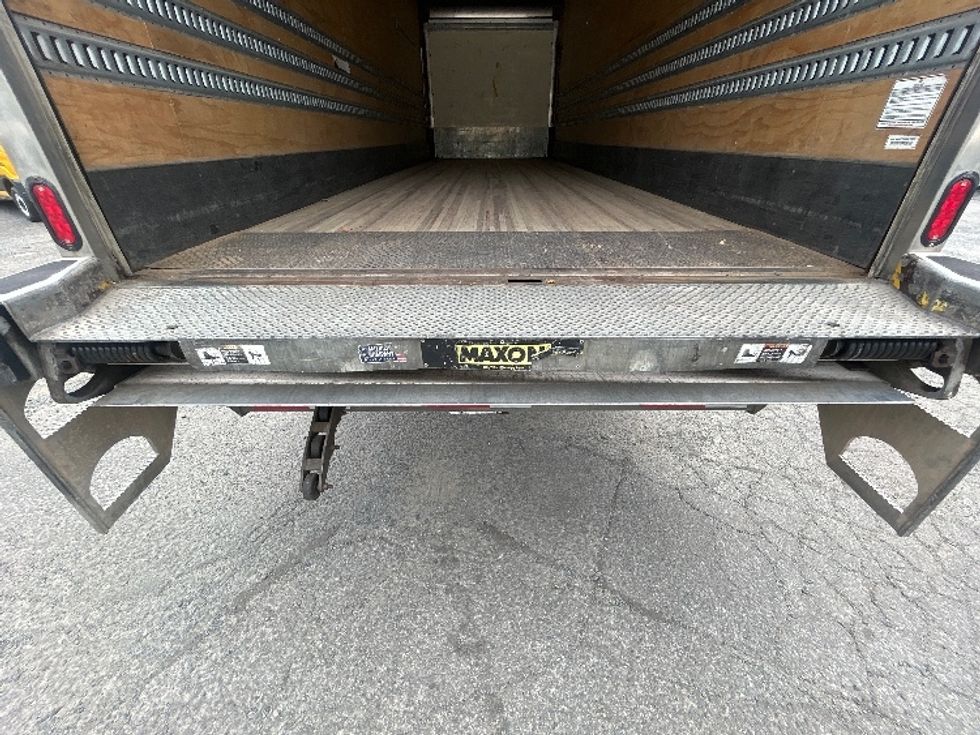 Medium Duty Box Truck-Light and Medium Duty Trucks-Hino-2019-268-Sterling-VA-277,215\n\t\tmiles-$ 41,750 - Image 10