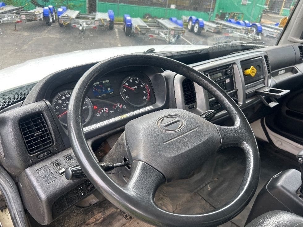 Medium Duty Box Truck-Light and Medium Duty Trucks-Hino-2019-268-Sterling-VA-277,215\n\t\tmiles-$ 41,750 - Image 17