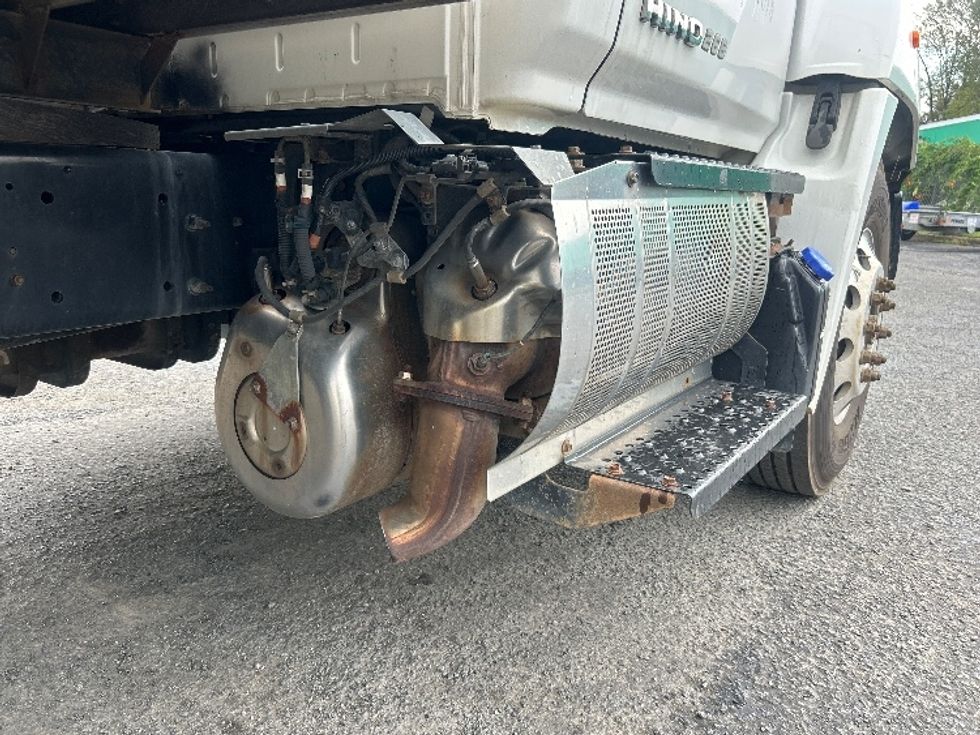 Medium Duty Box Truck-Light and Medium Duty Trucks-Hino-2019-268-Sterling-VA-277,215\n\t\tmiles-$ 41,750 - Image 25