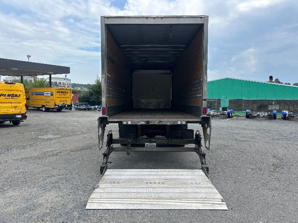 Medium Duty Box Truck-Light and Medium Duty Trucks-Hino-2019-268-Sterling-VA-277,215\n\t\tmiles-$ 41,750 - Image 9