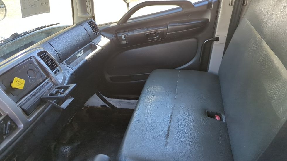 Medium Duty Box Truck-Light and Medium Duty Trucks-Hino-2019-268-Suwanee-GA-168,044\n\t\tmiles-$ 47,250 - Image 18