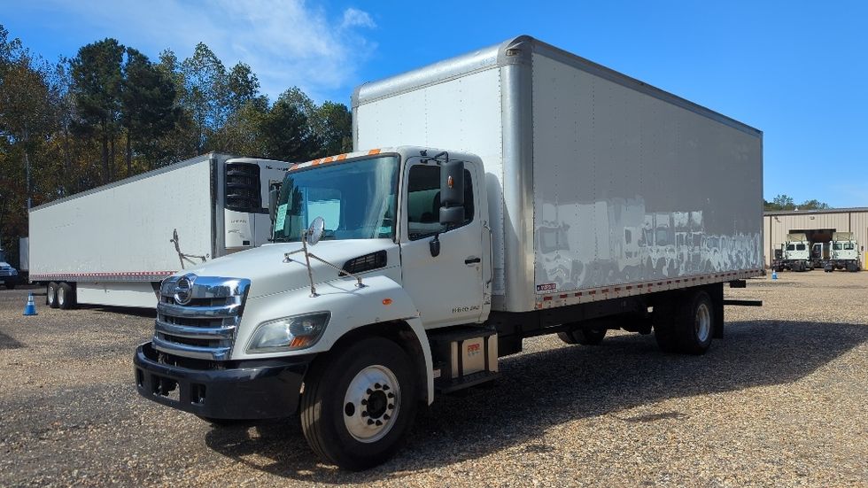 Medium Duty Box Truck-Light and Medium Duty Trucks-Hino-2019-268-Suwanee-GA-168,044\n\t\tmiles-$ 47,250 - Image 3