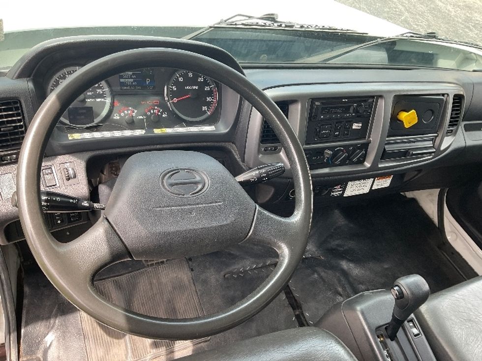 Medium Duty Box Truck-Light and Medium Duty Trucks-Hino-2019-268-Tampa-FL-138,659\n\t\tmiles-$ 57,000 - Image 18